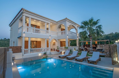 Alonia Villa | Estella Luxury Villa