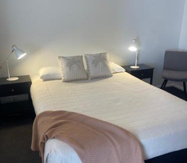 Armidale City Centre Hotel | Estelle Kramer Motel