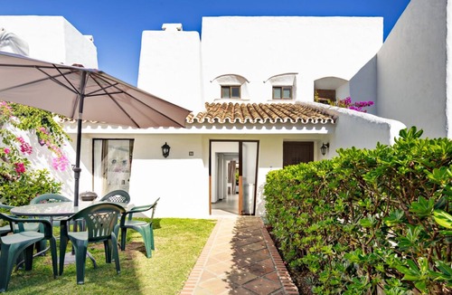Playa del Sol-Villacana Villa | Estepona-Villacana. Ground floor apartment near the sea