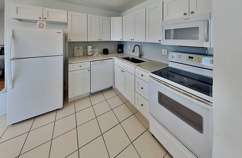 South Island Condo | Estero Beach & Tennis by Distinctive Beach Rentals