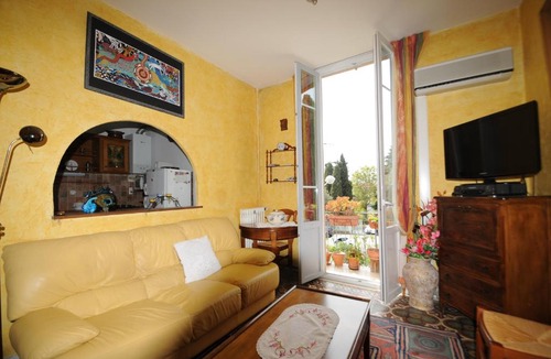 Saint Philippe Apartment | Estienne d'Orves