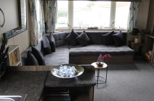 Isle of Grain House | Estuary View