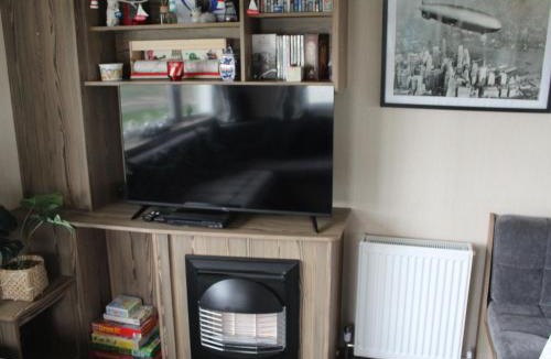 Isle of Grain House | Estuary View