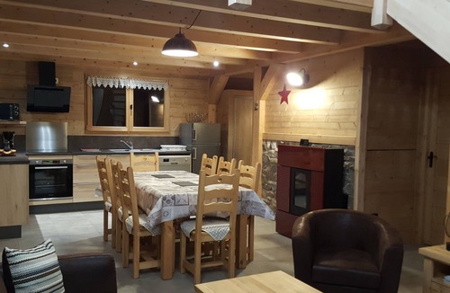 Saint-Michel-de-Chaillol Ski Chalet | ETERLOU chalet in solid wood, on the ski slopes, facing south