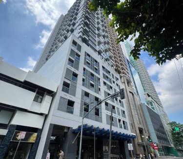Legazpi Village Apartment | Eton Parkview