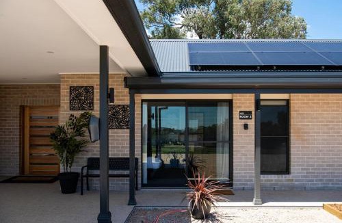 Central Mudgee House | Eucalyptus Suite - A Mudgee Nature Oasis
