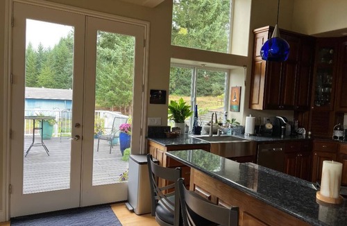 Alvadore House | Eugene, OR Near Track City UO Hayward Hult Ctr Matthew Knight Hospitals Coast
