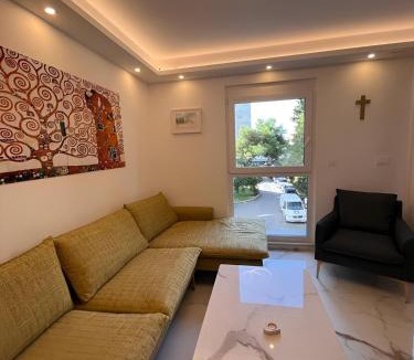 Split Apartment | Eurybia