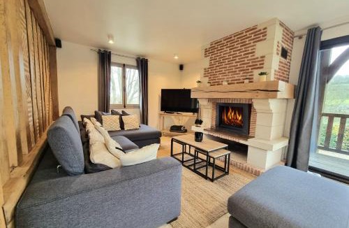 Equemauville Villa | Eva Home Stunning Villa with Garden Sleeps 10