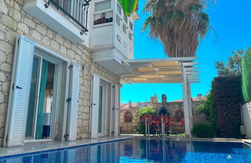 Alacati Villa | Evalacati-Villa Palma-Central villa with private pool and garden