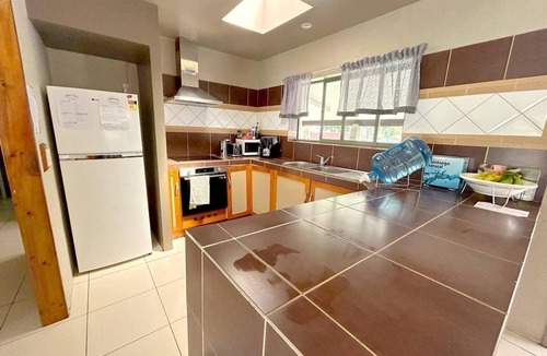Inave Tapere House | Evangeline's Home 3 minutes walk to the Mini Golf