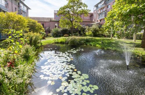 Rosenberg Bed & Breakfast | Evangelische Diakonissenanstalt Stuttgart GÄSTEHAUS AM DIAKONISSENPLATZ