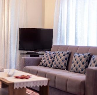 Mavromati Apartment | Evans House