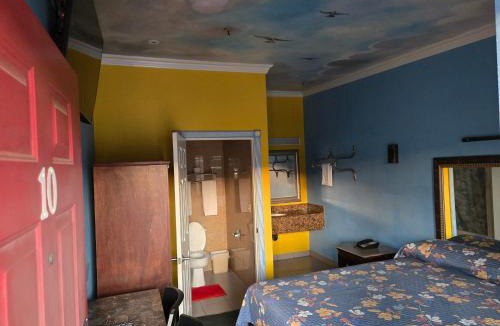 Maywood Hotel | Evans Motel