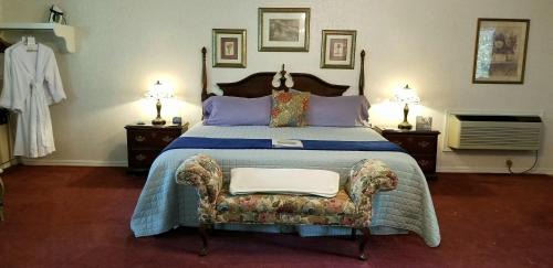 Eureka Springs Hotel | Evening Shade Inn