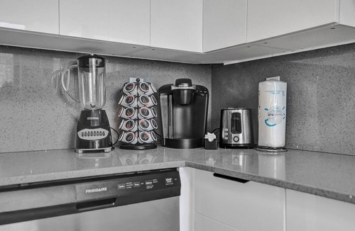 West Avenue Apartment | Everest Suite 2BD/2 BA Miami Beach Lincoln Villa Free Parking
