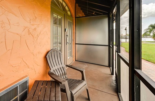 Naples Apartment | Everglades Studio w/Resort Amenities & Porch!