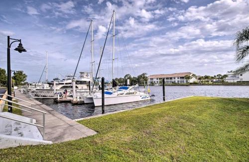 Naples Apartment | Everglades Studio w/Resort Amenities & Porch!