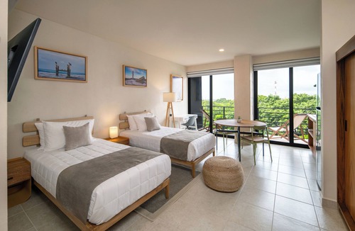 Downtown Cancun Hotel | EVERGLADES SUITES