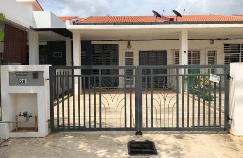 Bukit Kuin Satu House | Evergreen 1 Homestay Kuantan