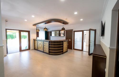 Avrig House | Evergreen Chalet