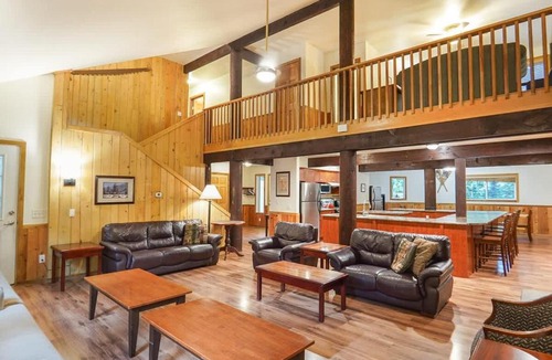 Glacier House | Evergreen Lodge