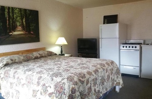 Okanagan-Similkameen Hotel | Evergreen Motel