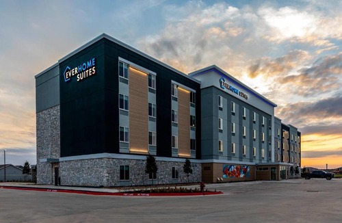 Bastrop Hotel | Everhome Suites Bastrop by Choice Hotels