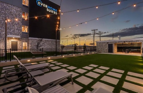Biggs Field Hotel | Everhome Suites El Paso Airport near Fort Bliss by Choice Hotels