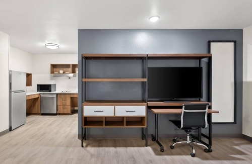 South Eliot Hotel | Everhome Suites Portsmouth - Newington by Choice Hotels