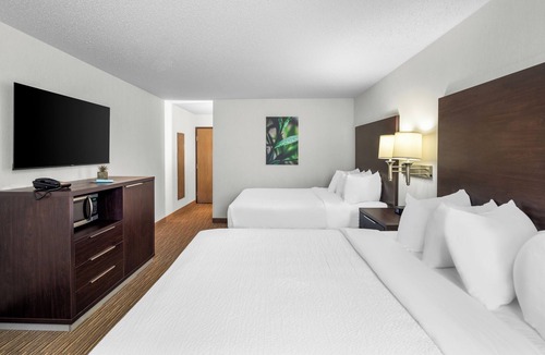 Hill City Hotel | EverSpring Inn & Suites