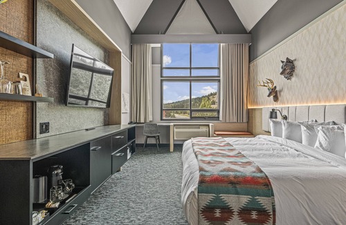 Silvertip Hotel | Everwild Canmore Hotel