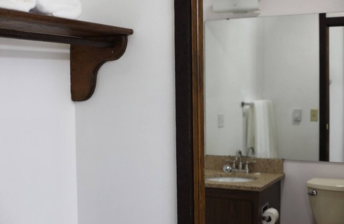 Tomahawk Bed & Breakfast | Every Room with a Beautiful View of The Wisconsin River *