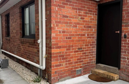 Oakleigh Apartment | Everything at your doorstep. Close to Monash University and Monash Hospital.