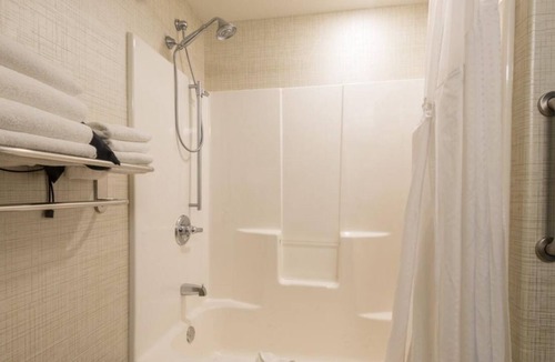 Wheat Ridge House | Everything Colorado has to offer at Your Arms Reach! 4 Amazing Units, Breakfast!