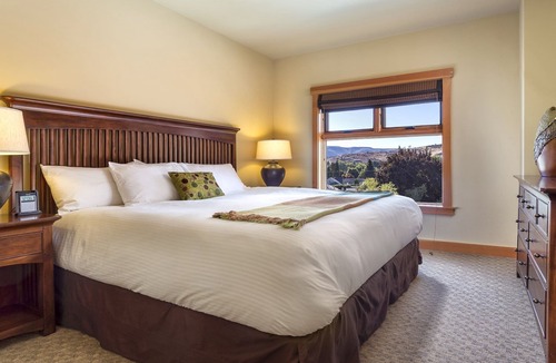 Chelan Resort | Everything you can possibly do outdoors is here !