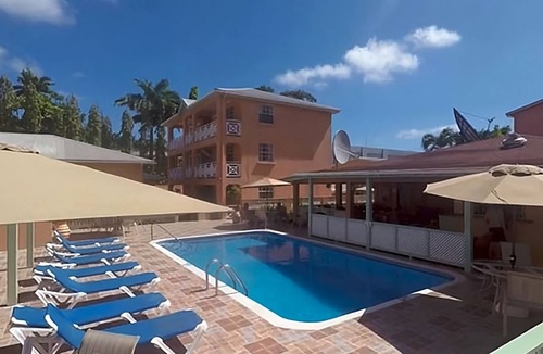 Worthing Apartment | Everything You Need For The Perfect Vacation! Outdoor Pool, Beach Nearby!