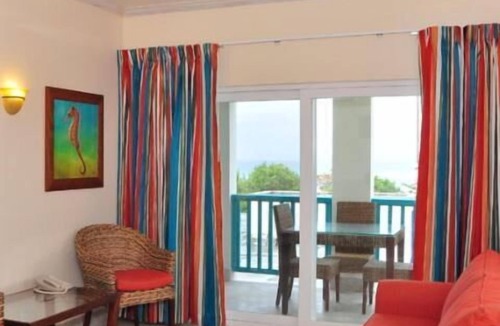 St. Lawrence Gap Hotel | Everything You Need For The Perfect Vacation! Outdoor Pool, Free Parking!