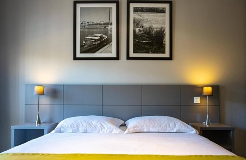 9th Arrondissement Hotel | Everything You Need For The Perfect Vacation! 4 Relaxing Units, Pets Are Welcome