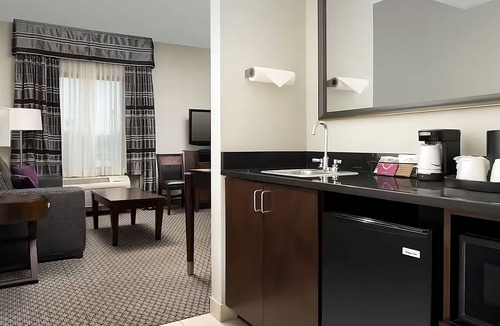Athens Hotel | Everything You Need For The Perfect Vacation! 4 Units, Pool, Free Breakfast!