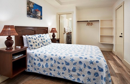 Avalon Hotel | Everything You Need for a Perfect Escape! Partial Ocean View, Free Parking!