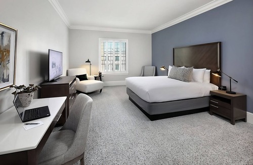 Winters Hotel | Everything You Need For The Perfect Vacation! Explore Onsite Art Gallery!