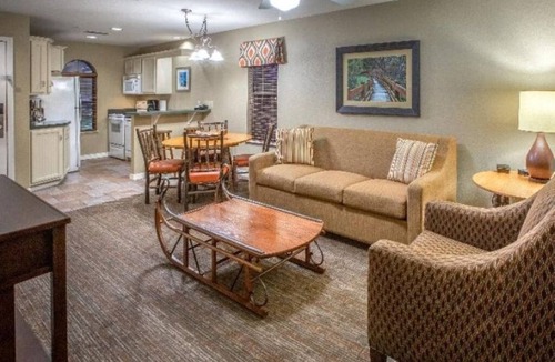 Branson Apartment | Everything You Need in One Spot | Three Rooms, Pools, Golf & Theater Included!