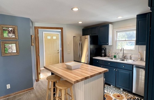 Londonderry House | Everything you need - swim, relax, play outside!