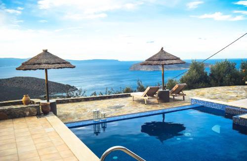 Pefki Villa | Evexia Villa