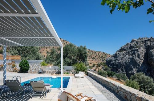 Agia Galini Villa | Evgoro Luxury Suites