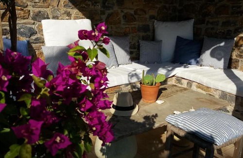 Nerotrivia Villa | Eviafoxhouse