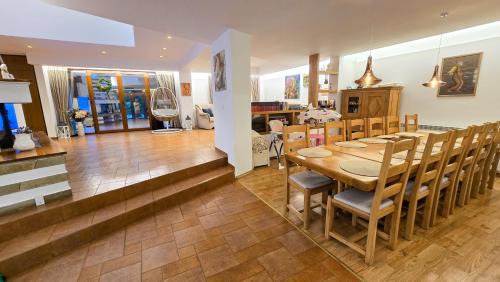 Dragomirna Villa | Evie's Tree House