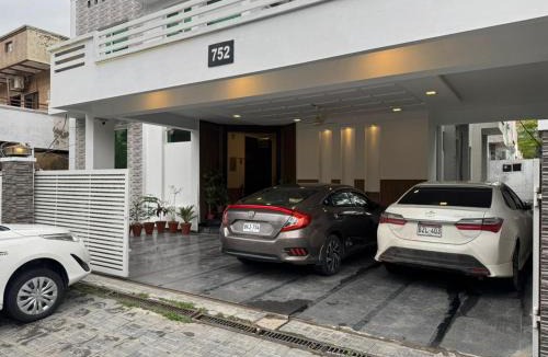 E-11 Sector House | Excellent Comforts Hotel & Guest House