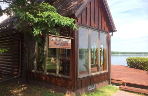 Barbeau Cottage | Excellent Freighter View!